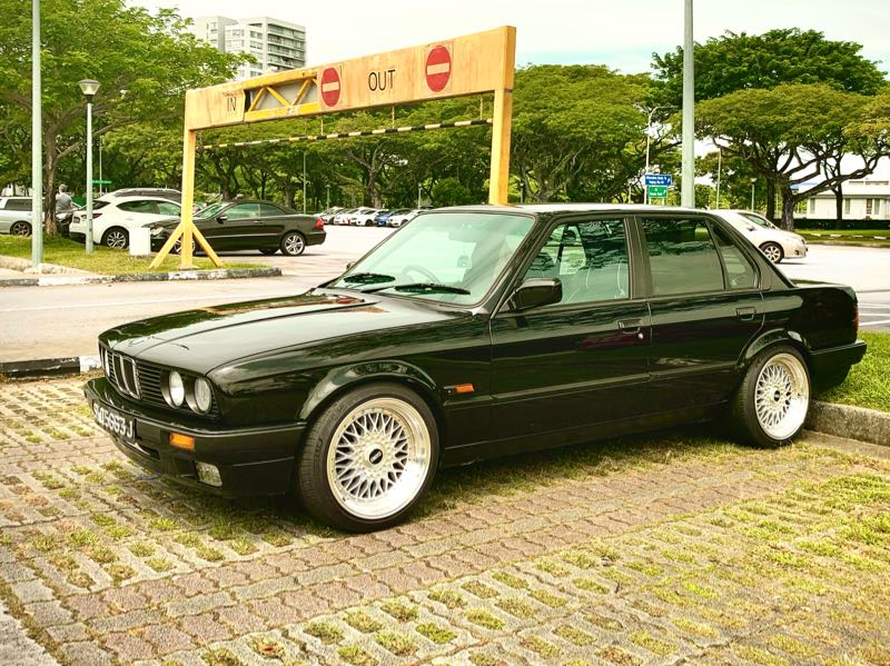BMW E30 3 Series spotted in Singapore