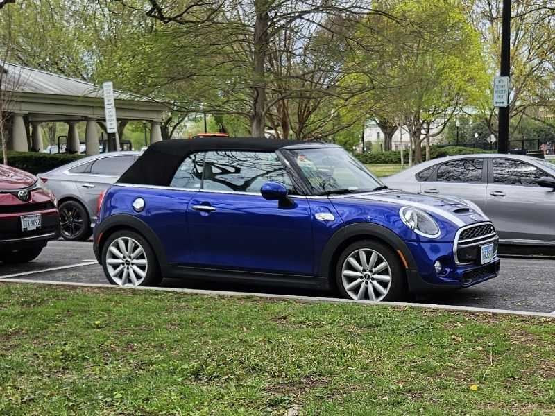 Mini Cooper S Convertible spotted in Washington