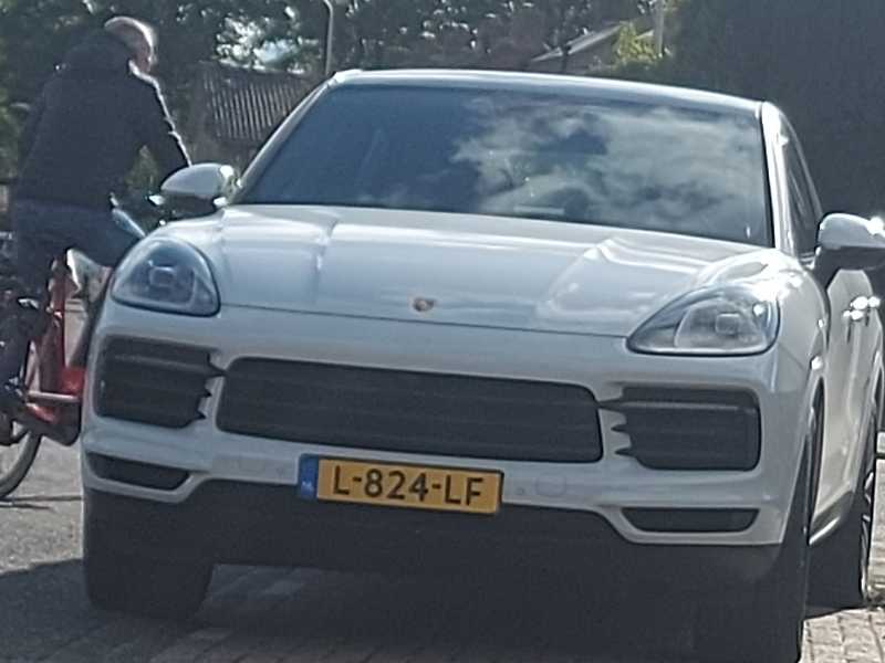 Porsche Cayenne spotted in Nijmegen