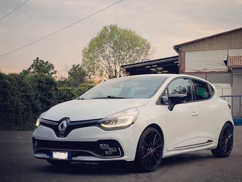 Renault Clio RS spotted in Padua