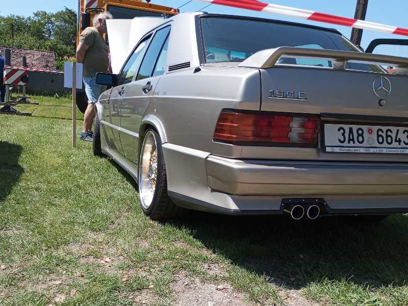 Mercedes-Benz 190 E spotted in Brno