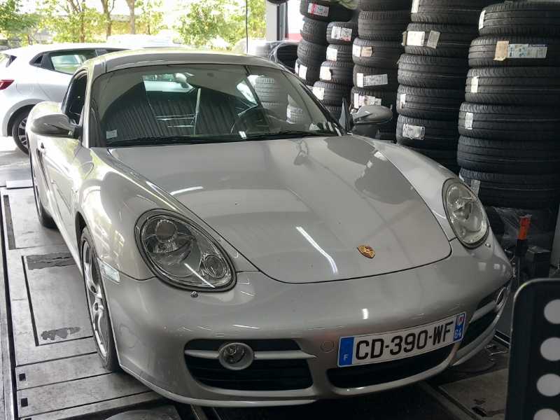 Porsche Cayman spotted in Marne La Vallée