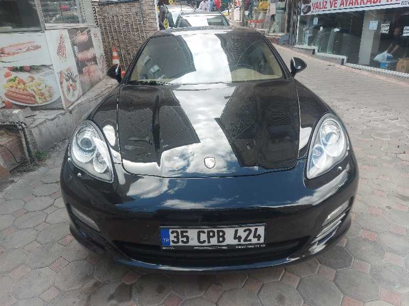Porsche Panamera spotted in Sultanbeyli