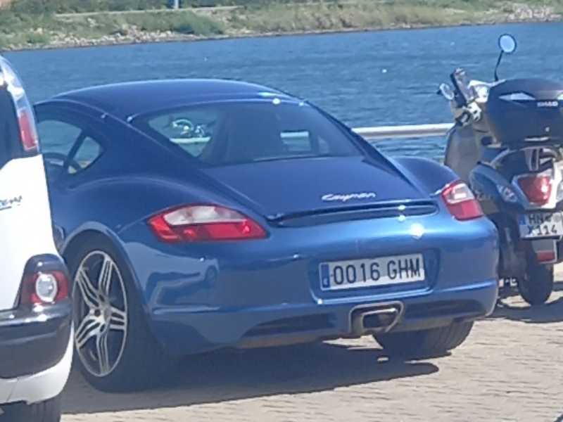 Porsche Cayman spotted in Castelldefels