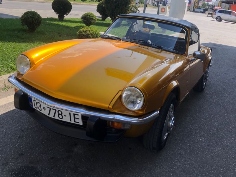 Triumph Spitfire spotted in Deçan