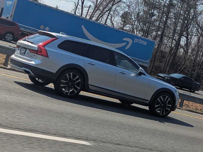 Volvo V90 Cross Country spotted in Richmond