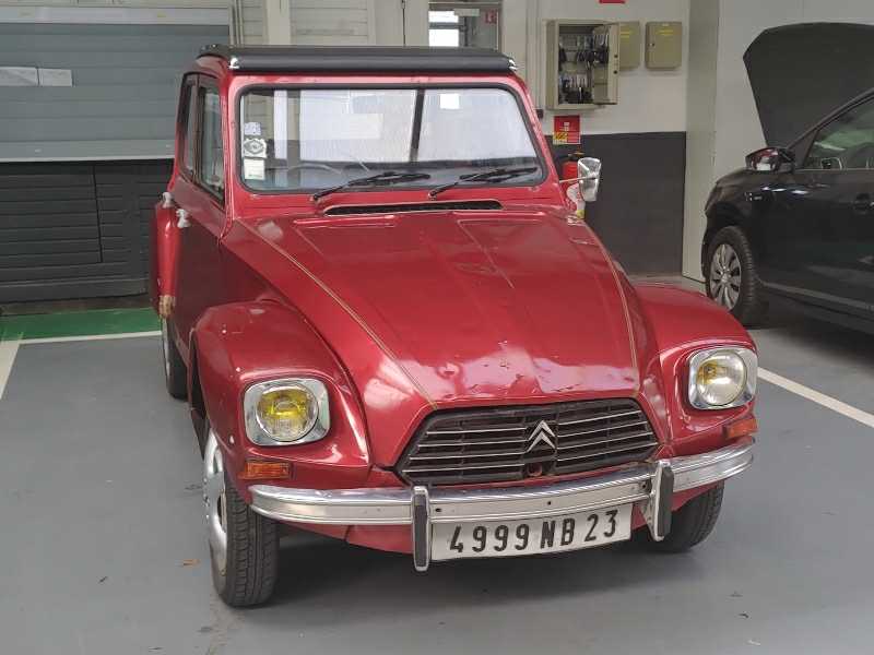 Citroën 2CV (1980) spotted in Clermont-Ferrand, France