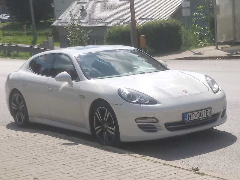 Porsche Panamera spotted in Zubrohlava