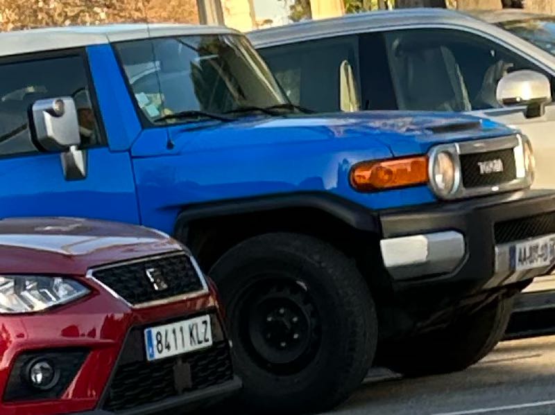 Toyota FJ Cruiser spotted in Barcelona