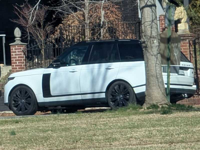 Land Rover Range Rover (2022) spotted in Richmond, United States