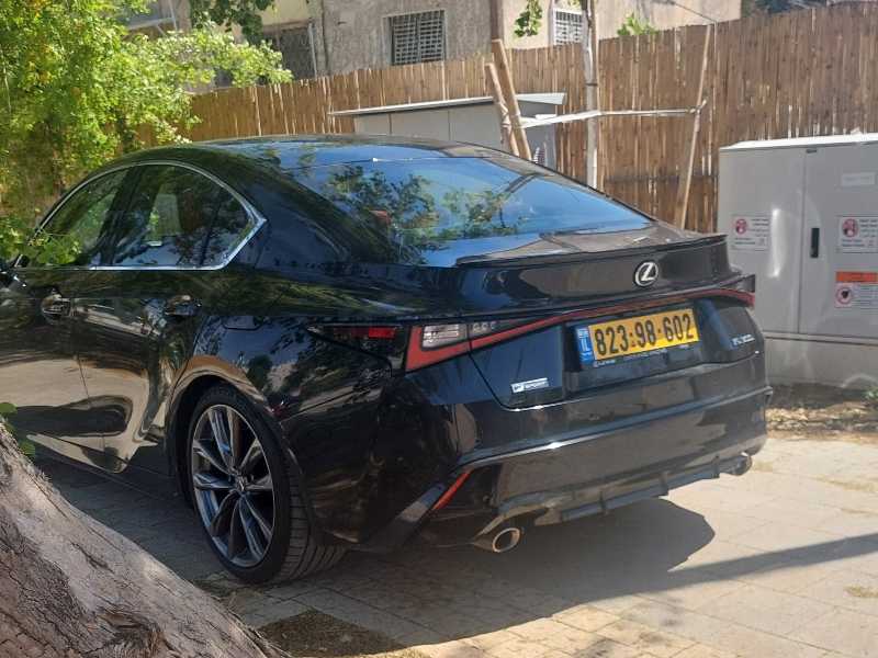 Lexus IS 500 spotted in Tel Aviv