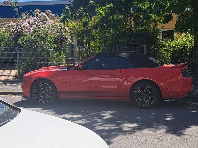Ford Mustang (2011) spotted in Frankfurt am Main, Germany