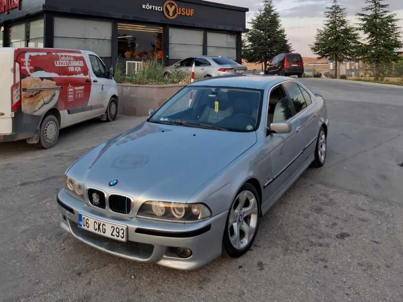 BMW 5 Series (E39) spotted in Ankara