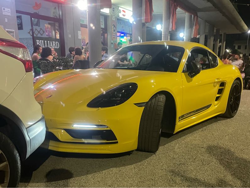 Porsche 718 Cayman spotted in Termoli