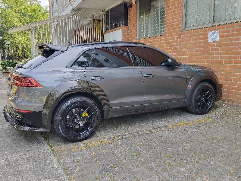 Audi SQ5 spotted in Cali