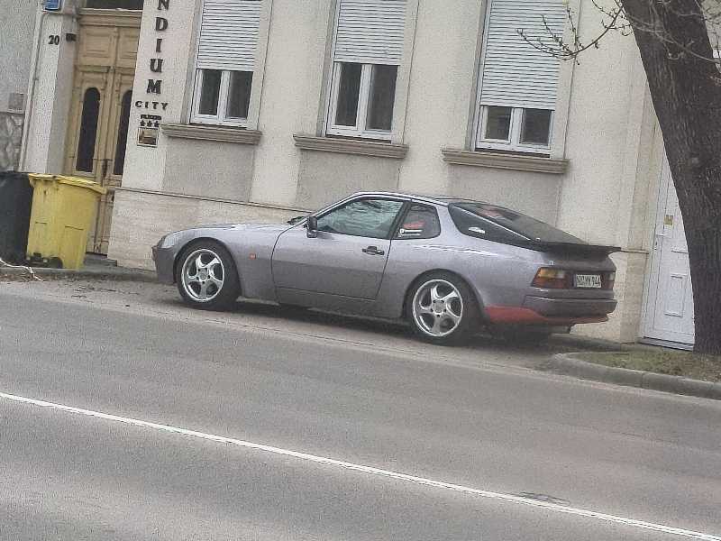 Porsche 944 spotted in Eger
