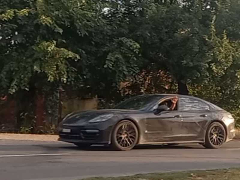 Porsche Panamera spotted in Senta