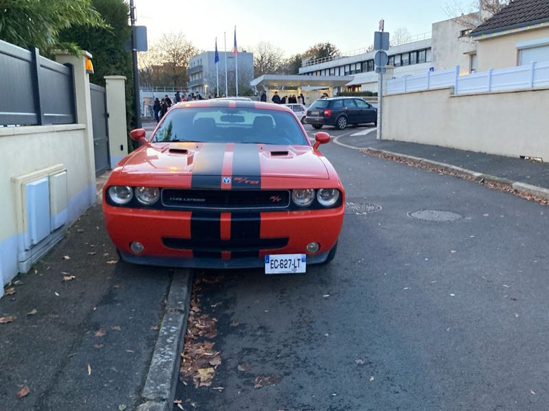Dodge Challenger R/T spotted in Tours