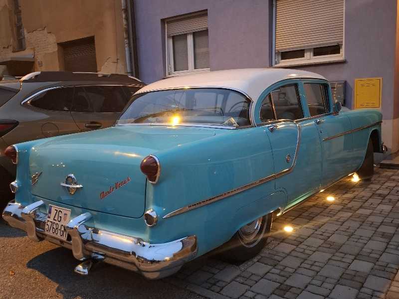Oldsmobile 88 spotted in Zagreb