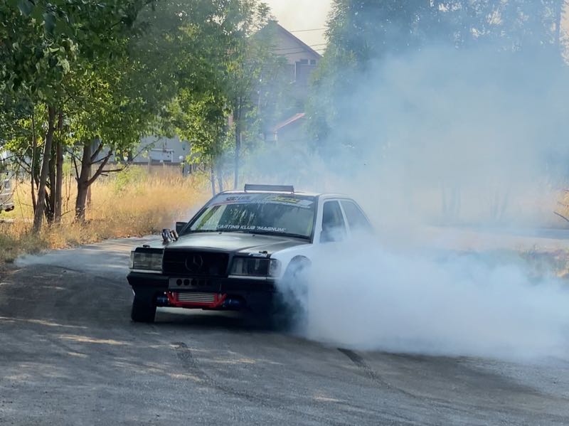 Mercedes-Benz 190E spotted in Sarajevo