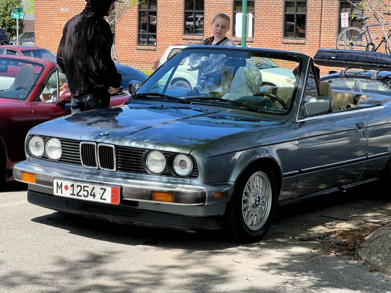 BMW 3 Series (1987) spotted in East Chattanooga, United States