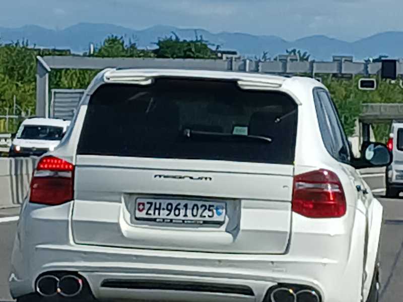 Porsche Cayenne Turbo S spotted in Zürich