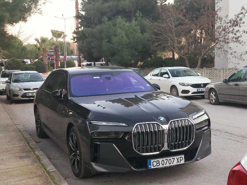 BMW 7 Series (2023) spotted in İzmir, Turkey