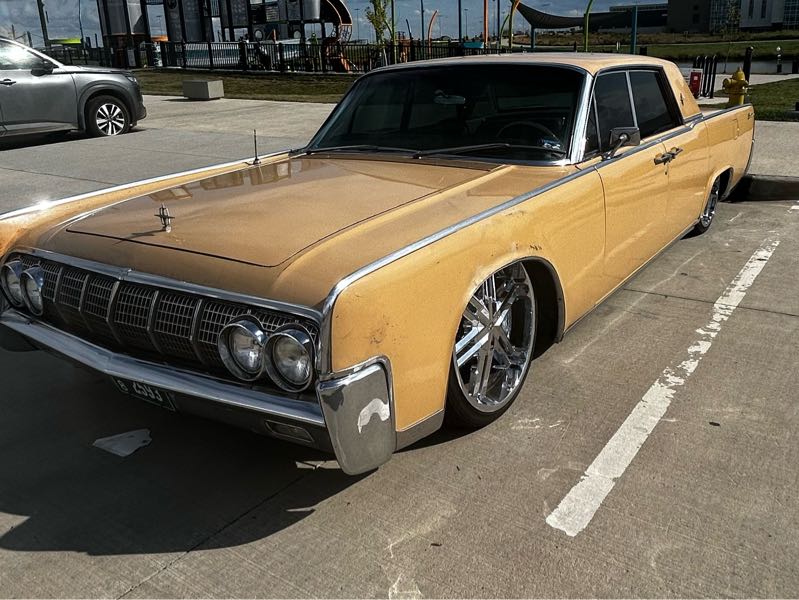 Lincoln Continental spotted in Des Moines