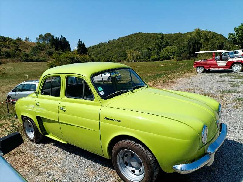 Renault Dauphine spotted in Aubenas