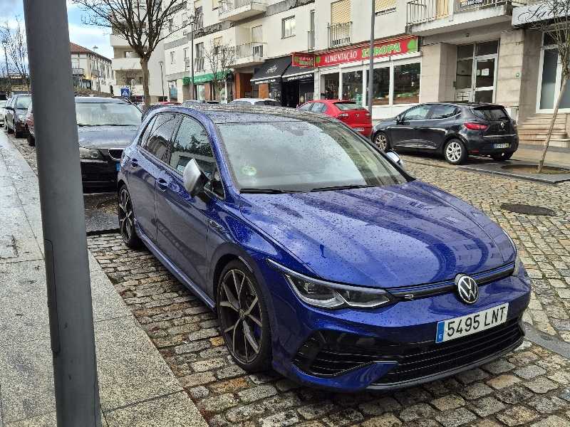 Volkswagen Golf R spotted in Monção