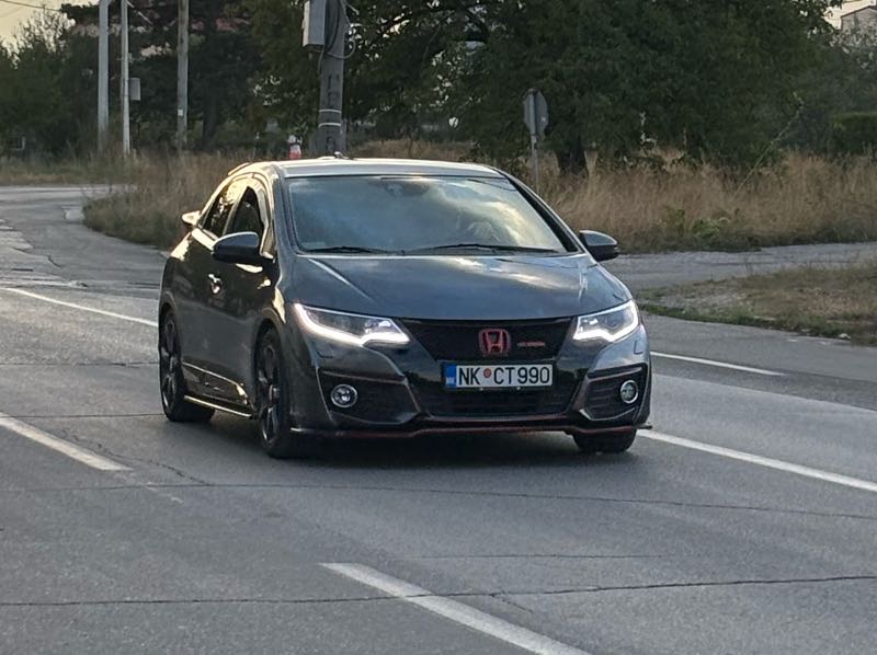 Honda Civic Type R spotted in Nikšić