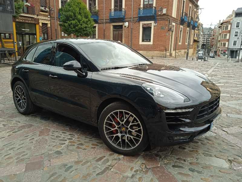 Porsche Macan spotted in León