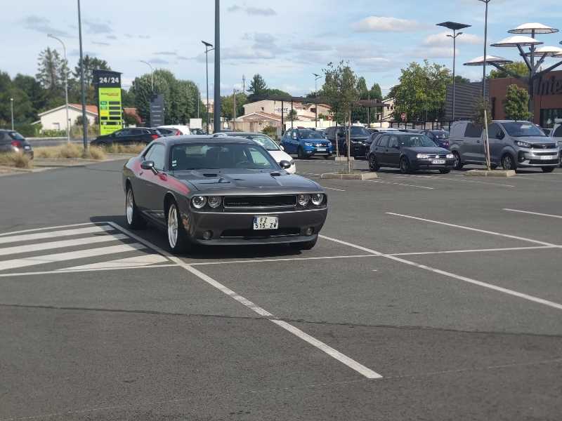 Dodge Challenger (2015) spotted in Bordeaux, France
