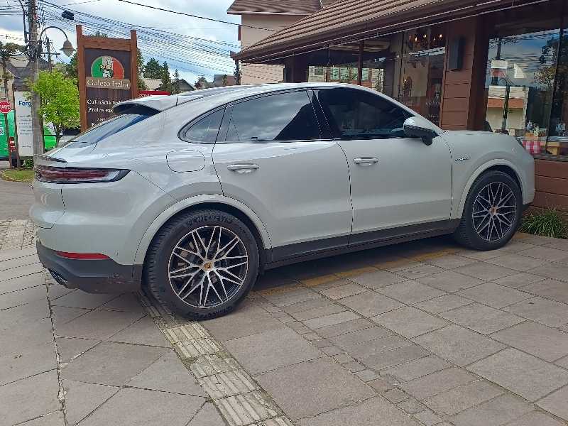 Porsche Cayenne Coupe spotted in Parobé