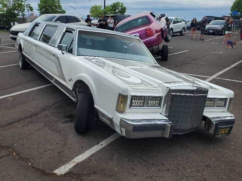 Lincoln Continental spotted in Duluth