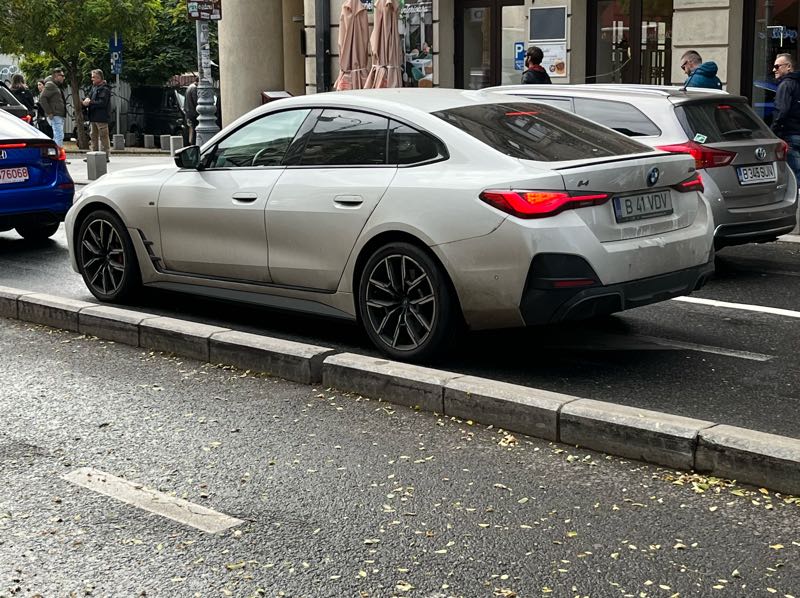 BMW i4 (2022) spotted in Bucharest, Romania