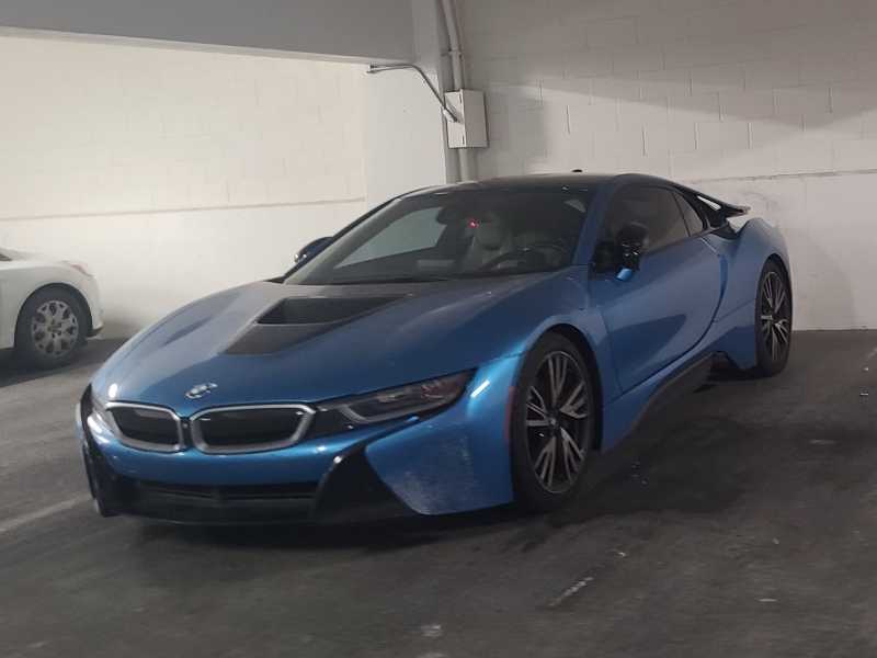 BMW i8 (2015) spotted in Las Vegas, United States