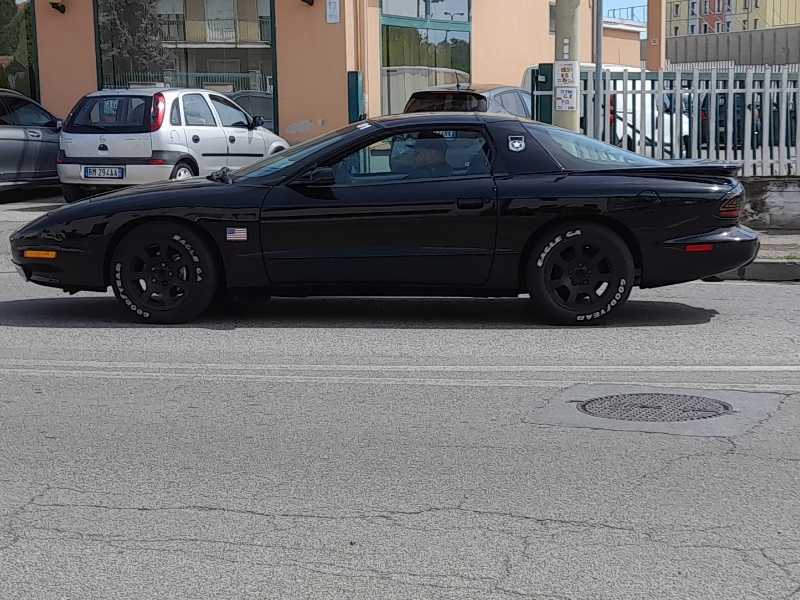 Pontiac Firebird spotted in Novara