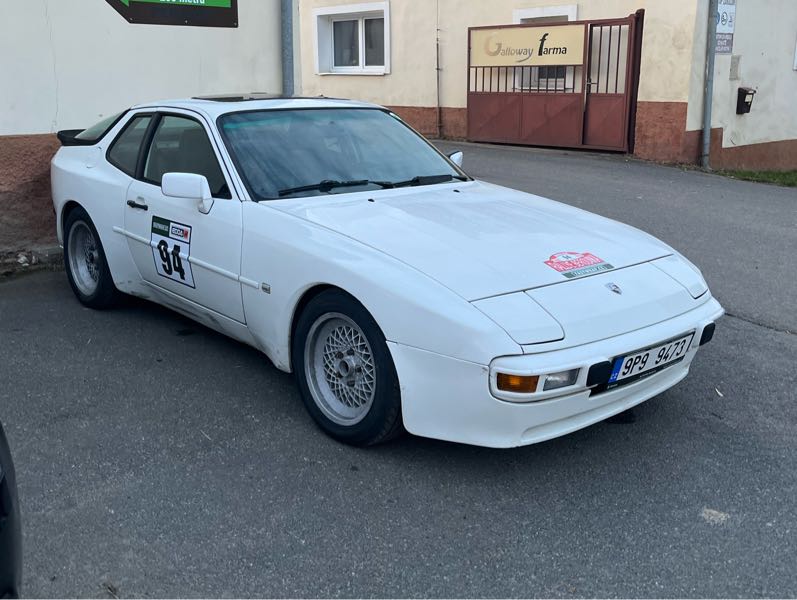 Porsche 944 (1980) spotted in Pilsen, Czechia