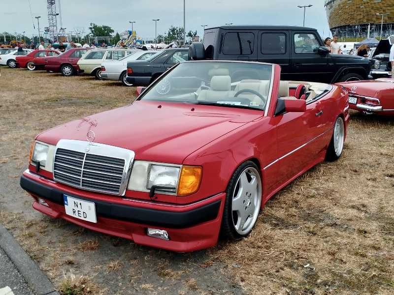 Mercedes-Benz E-Class (1992) spotted in Gdańsk, Poland
