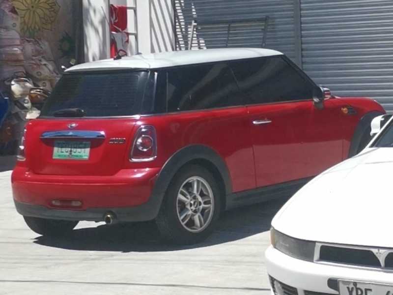 Mini Cooper spotted in Legaspi