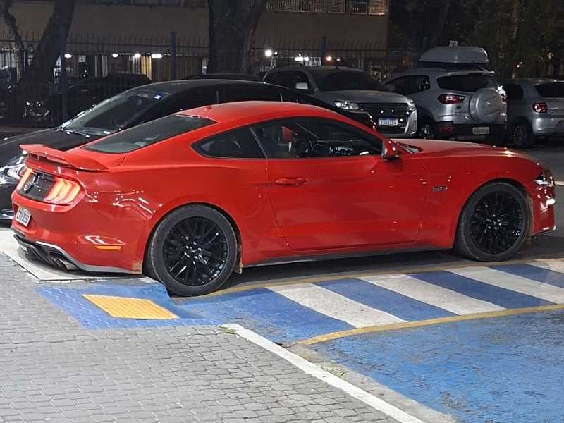 Ford Mustang GT spotted in Guarulhos