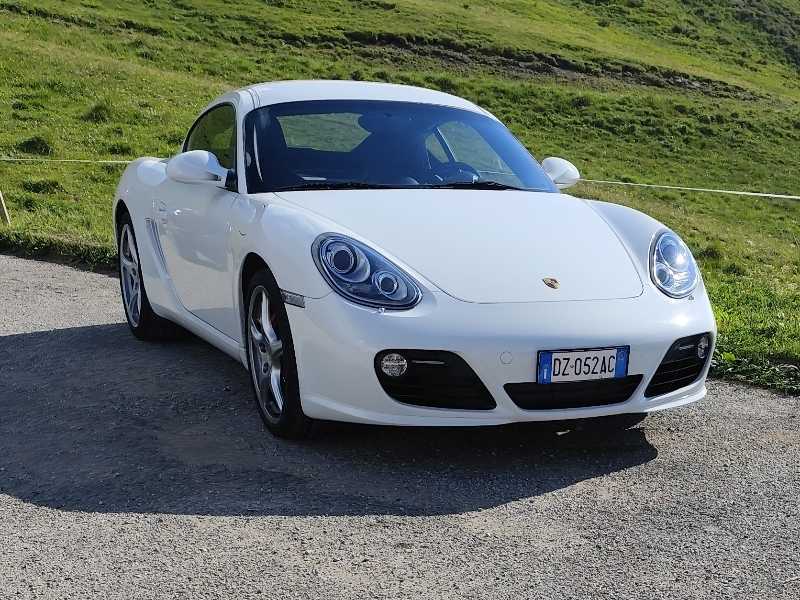 Porsche Cayman spotted in Cortina d'Ampezzo