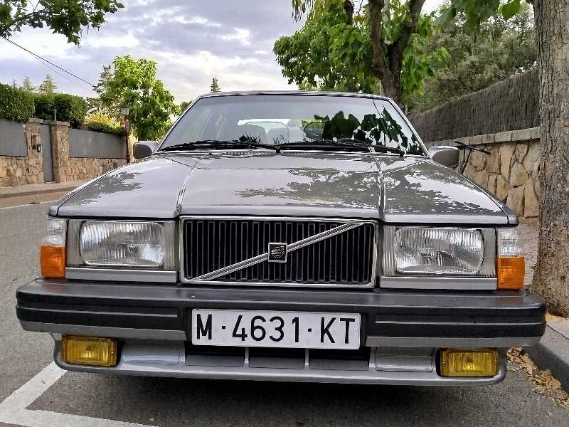 Volvo 740 spotted in Madrid