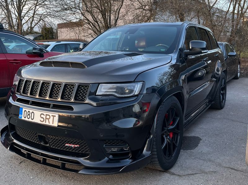 Jeep Grand Cherokee SRT spotted in Tallinn