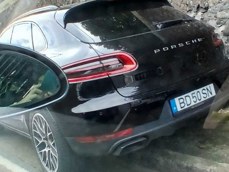 Porsche Macan (2021) spotted in Ponta Delgada, Portugal