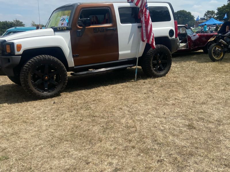 Hummer H3 spotted in Bude
