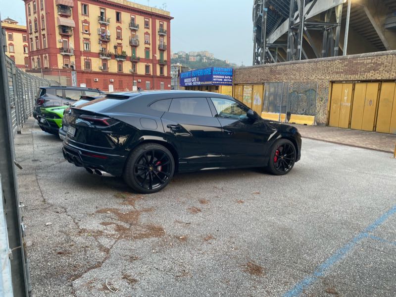 Lamborghini Urus spotted in Naples