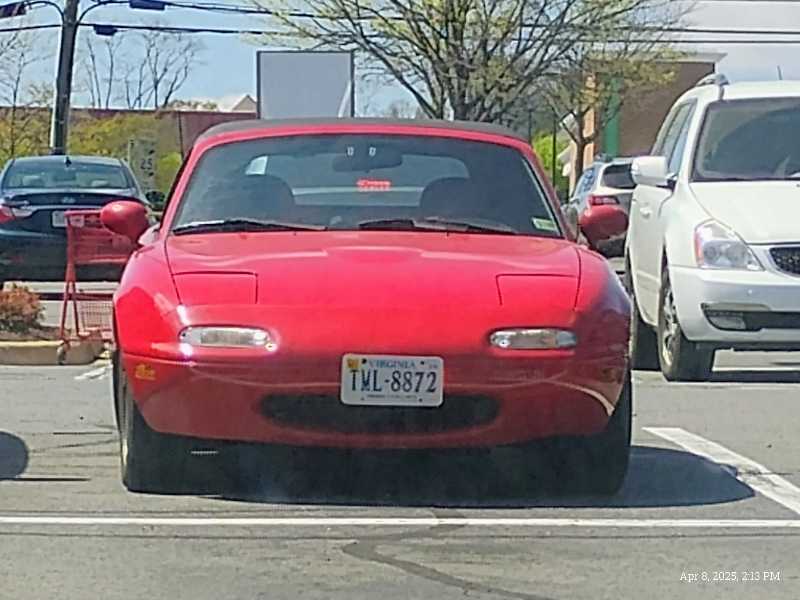 Mazda MX-5 Miata (1990) spotted in Washington, United States