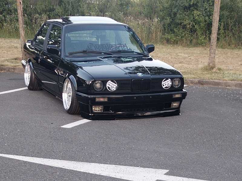BMW 3 Series E30 spotted in Zábřeh
